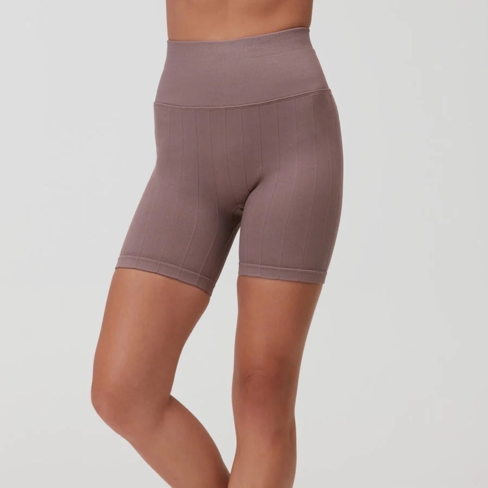 Spiritual Gangster Amara Wide Rib Biker Short Rich Mauve Size XS/Small NEW